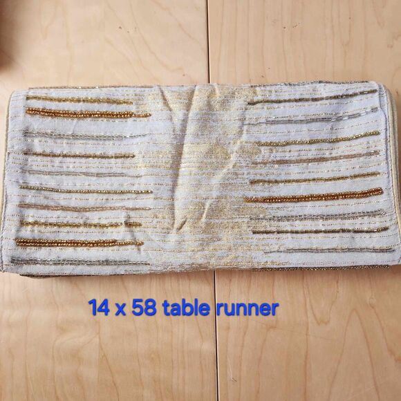 Holiday Tablecloth and Beaded Table Runner Set Gold & Cream Festive Cross Hatch - Picture 5 of 12